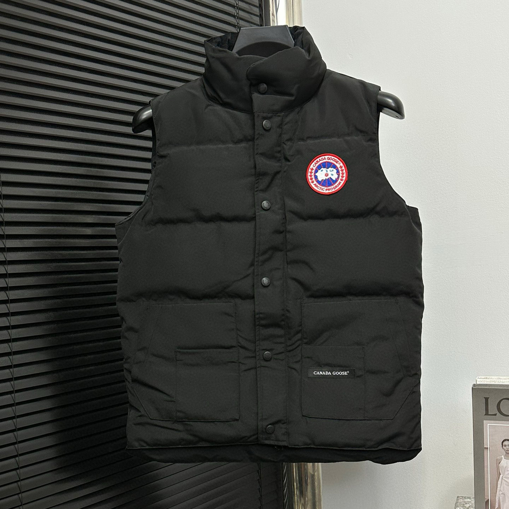 Canada Goose Men's Coat â Warm & Super Comfortable